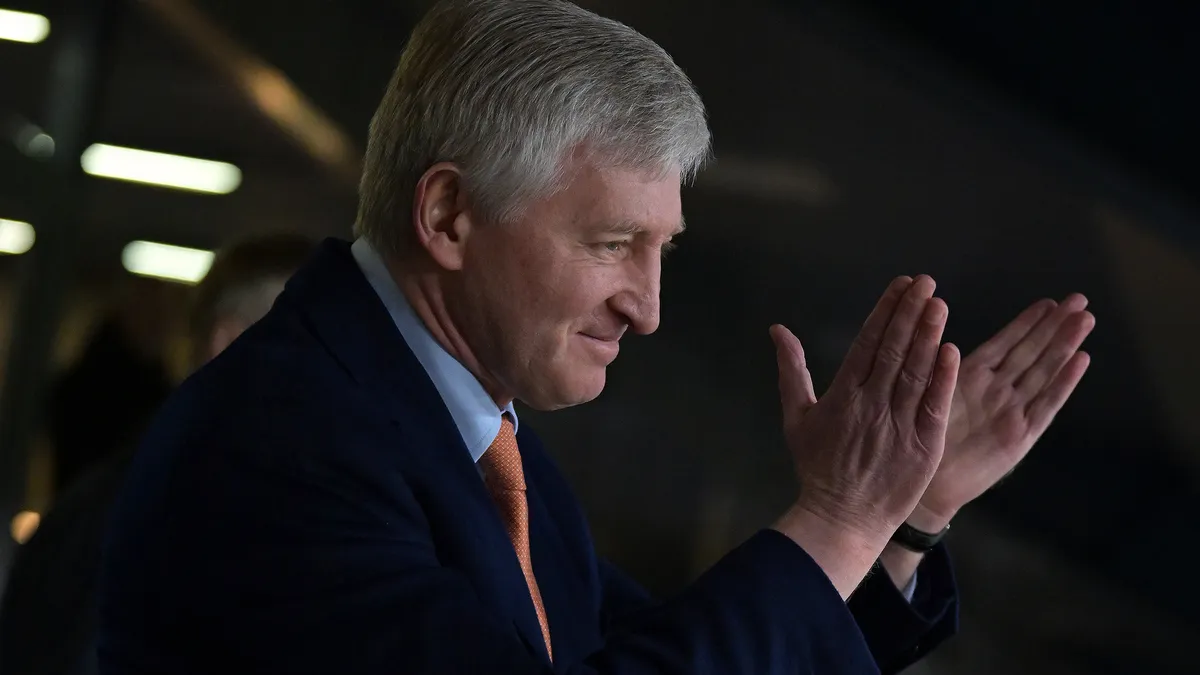 «Я 12 років не був на стадіоні!‎»: Ахметов відреагував на перемогу Шахтаря над АЗ у ЛК