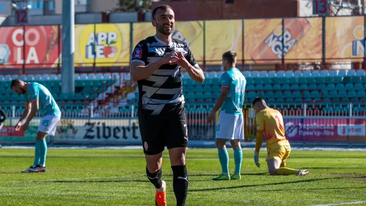 Легіонер Зорі оформив хет-трик у матчі УПЛ: одноклубник хавбека здивував подарунком, який отримає герой