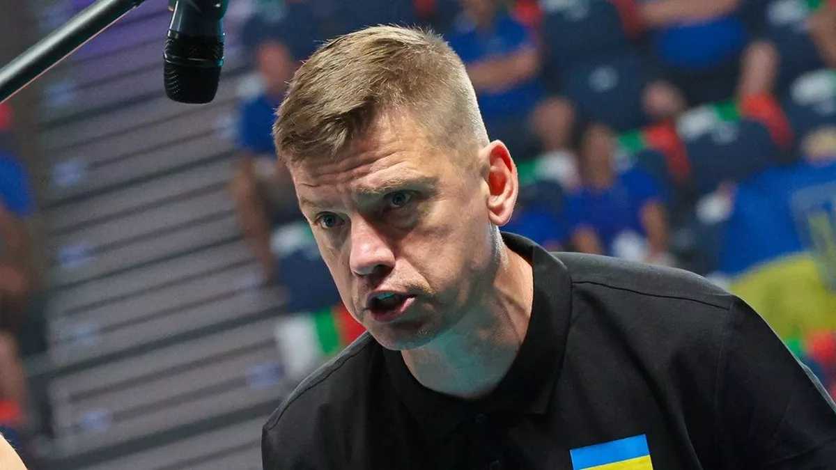 «Нас зламали»: головний тренер збірної України з волейболу прокоментував виліт в 1/4 фіналу Євро